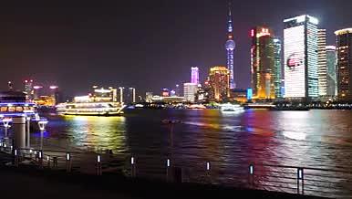 上海十六铺码头人流浦东夜景8K延时拍摄视频的预览图